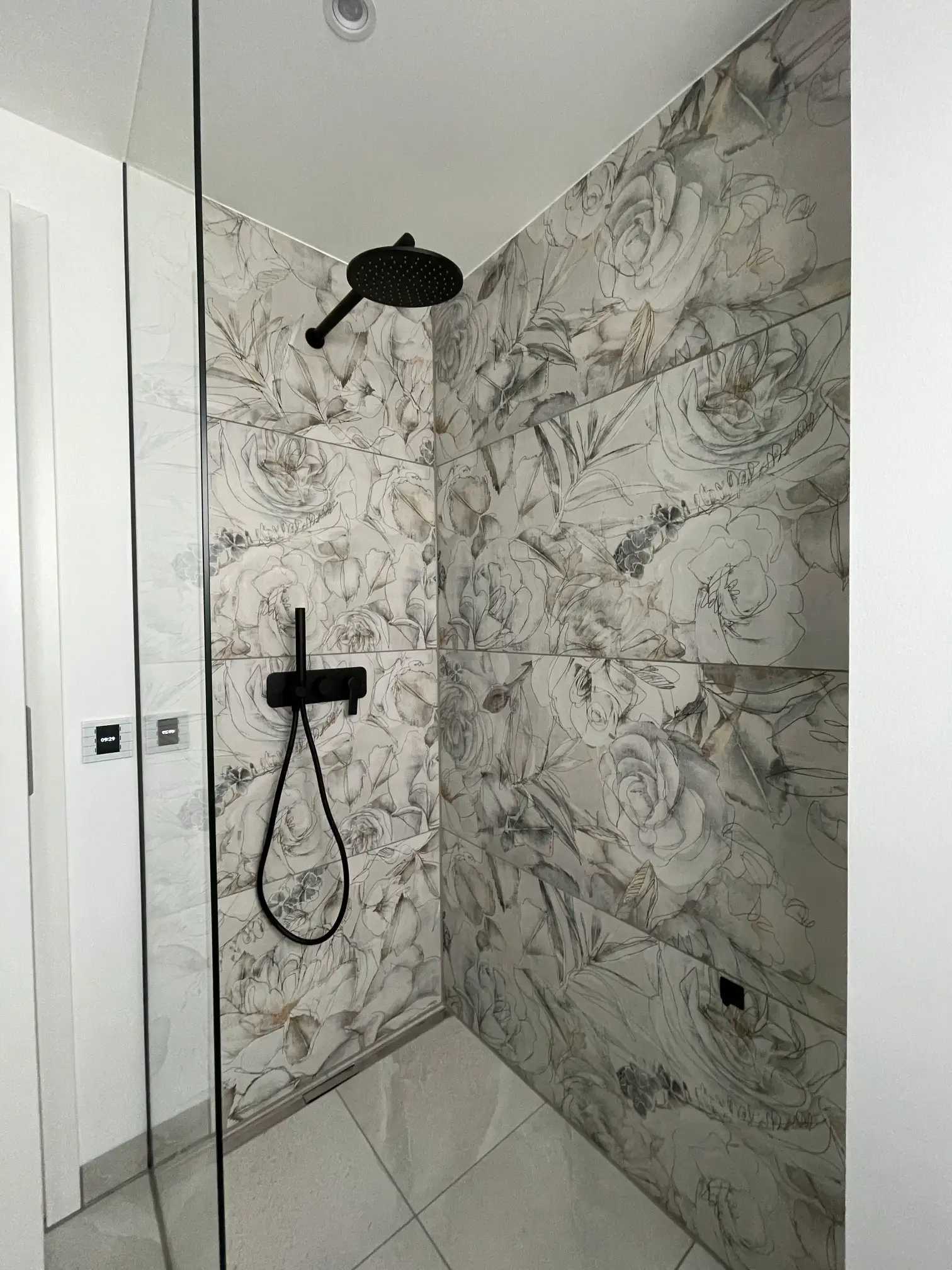 Badezimmer mit floralem Dekor in Eppingen
